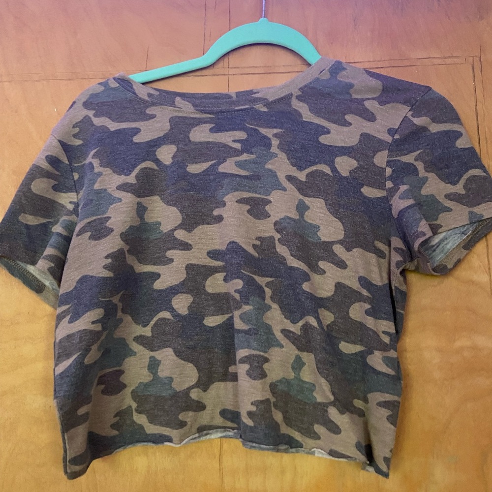 camo crop top